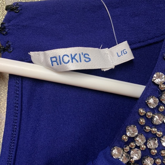 Sleeveless top - Picture 2 of 3